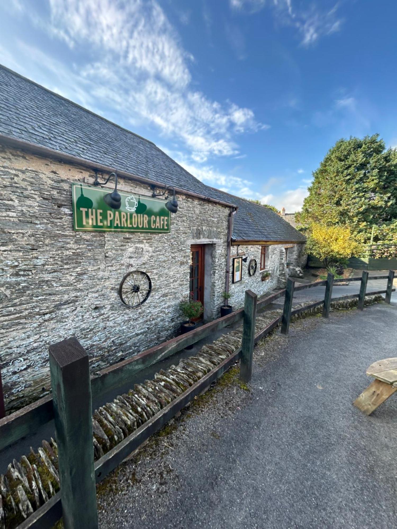 22 Stowford Gardens * Combe Martin